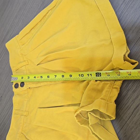 Women's forever 21 short, Sz M, color yellow - Picture 12 of 12